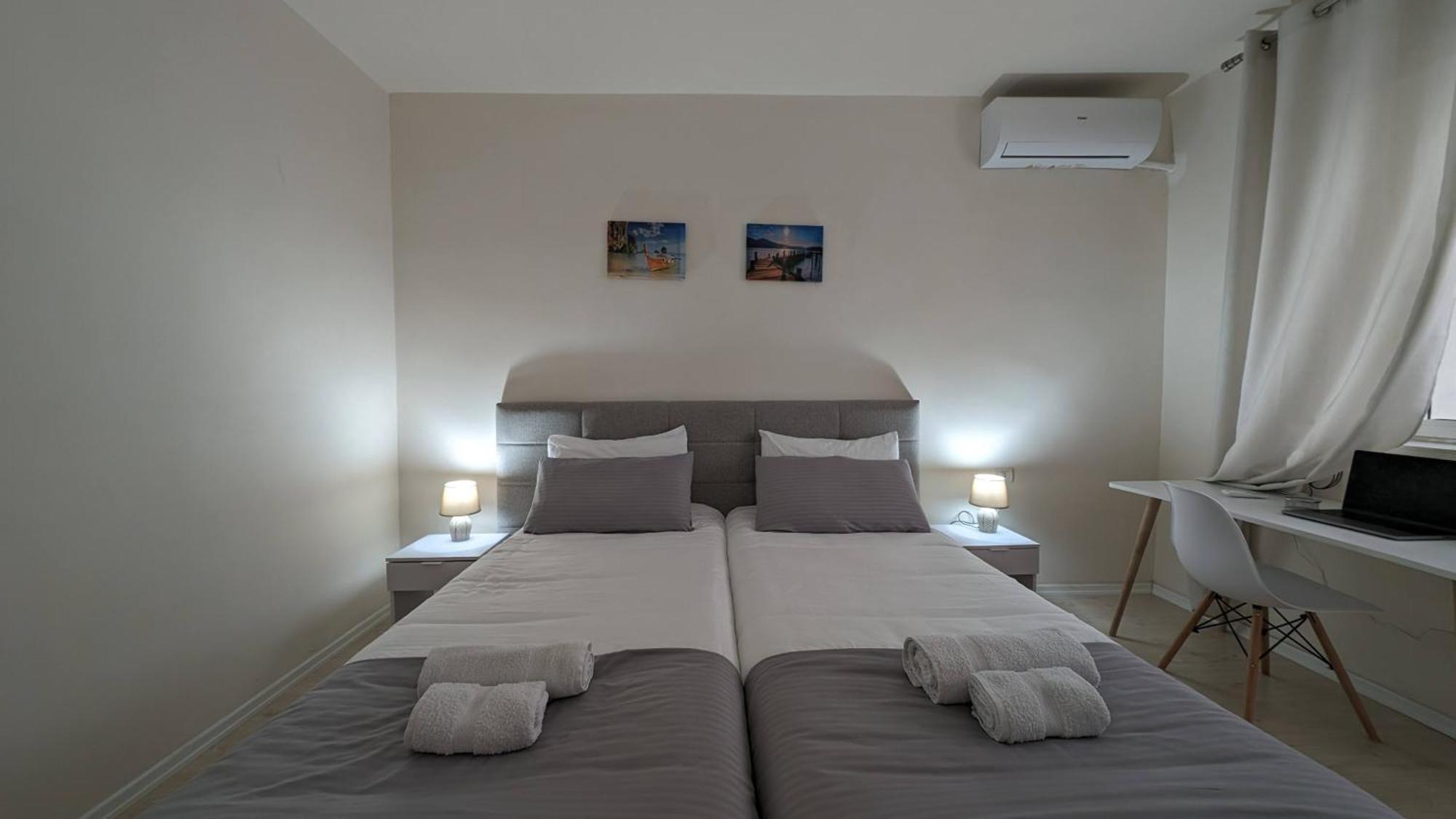 Modern Cozy Apartment 10 Min Walk To Skanderbeg Square Tirana Kültér fotó