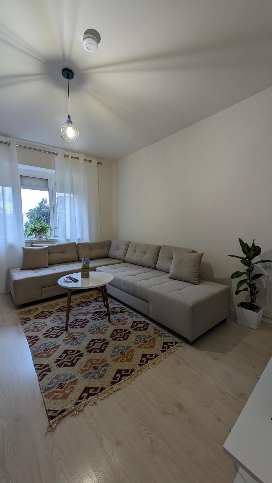 Modern Cozy Apartment 10 Min Walk To Skanderbeg Square Tirana Kültér fotó