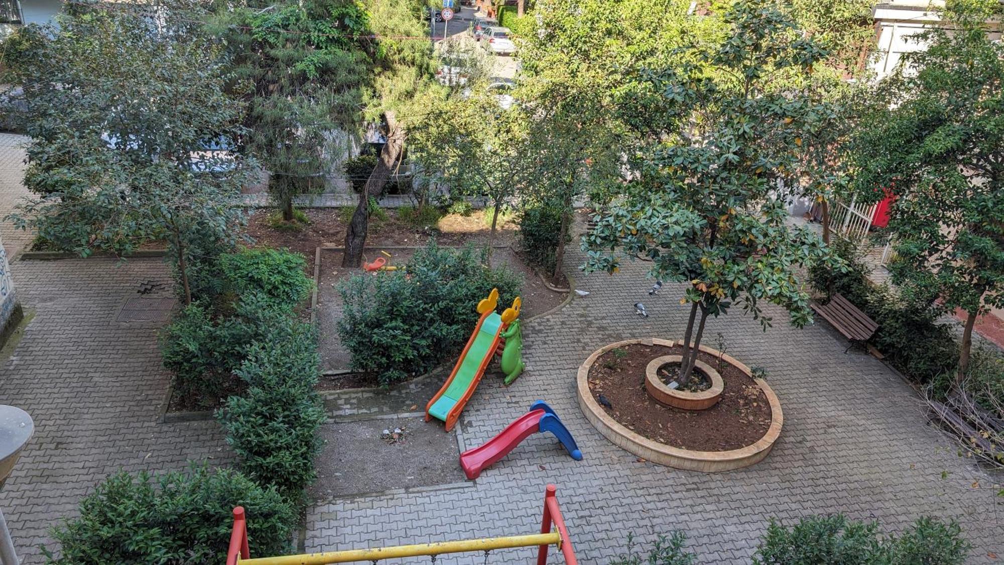 Modern Cozy Apartment 10 Min Walk To Skanderbeg Square Tirana Kültér fotó